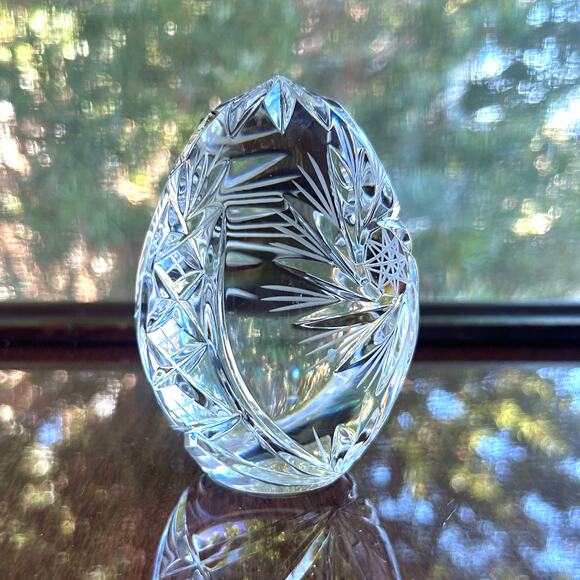 Vintage Polish 24% Lead Crystal Cut Glass Egg Paperweight 4.25 - Picture 1 of 12